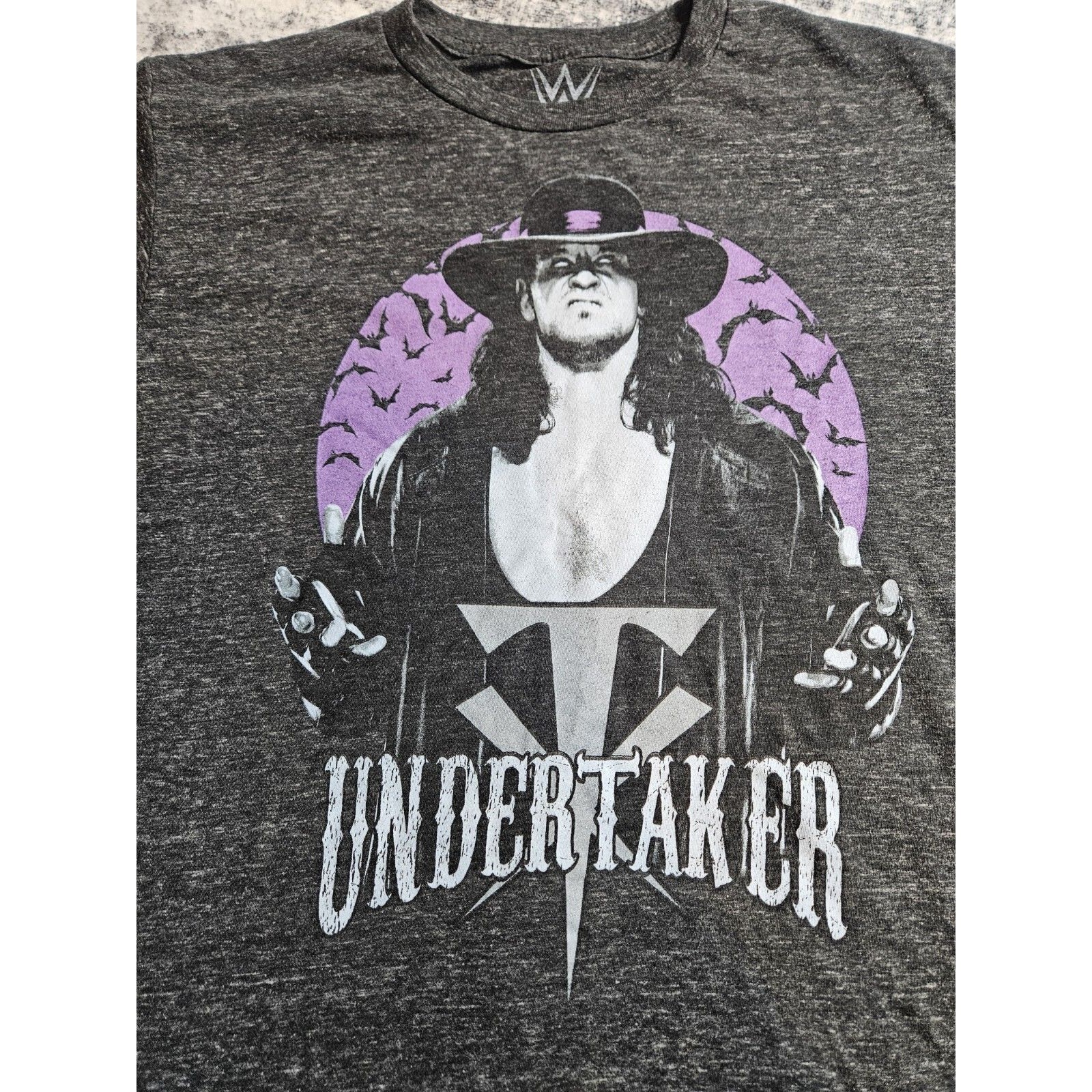 The Undertaker Tshirt Mens Size Large Heather Gray Short Sleeve Wwe Wrestling